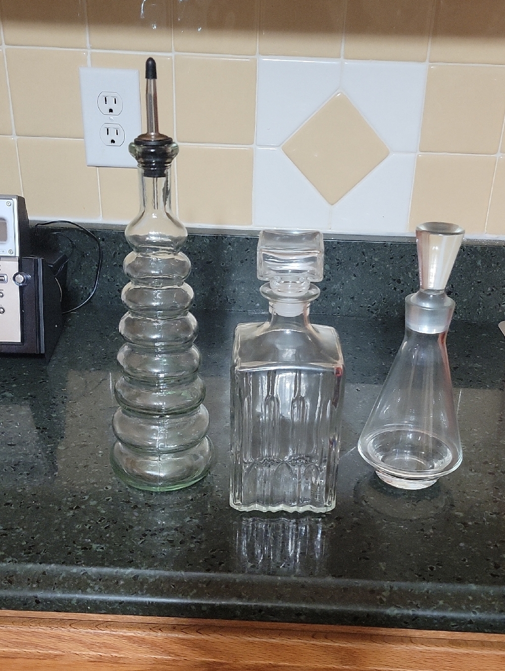 THREE - Clear Pourer Bottle  Transparent